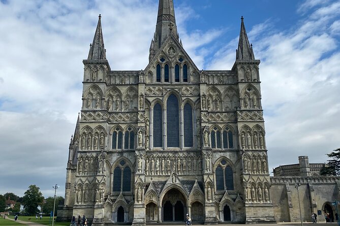 Stonehenge, Windsor, Salisbury... Private Trips from Southampton - Winchester Cathedral: Start With a Real Medieval Giant