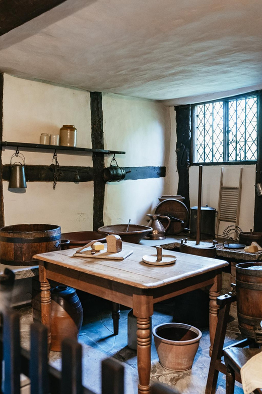 Stratford-upon-Avon: Anne Hathaway's Cottage Entry ticket - Getting inside: what the Tudor rooms feel like
