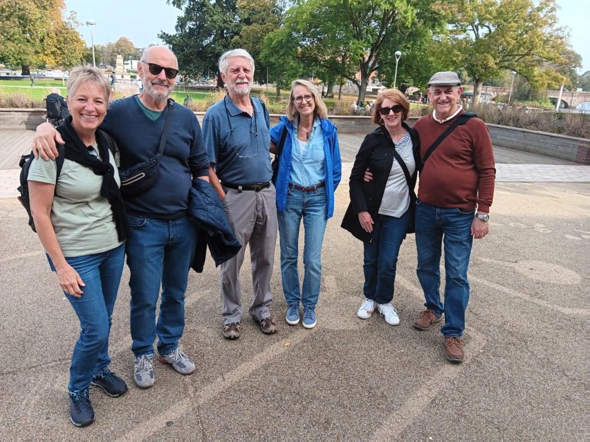 Stratford-Upon-Avon's Town Walking Tour (10:30am & 2pm) - Getting your bearings at Gower Memorial in Bancroft Gardens
