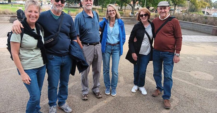 Stratford-Upon-Avon's Town Walking Tour (10:30am & 2pm) - Henley Street, the oldest pub stop, and canal views