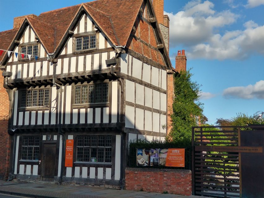 Stratford-Upon-Avon: The Famous Walk Talk Show - Key highlights at a glance