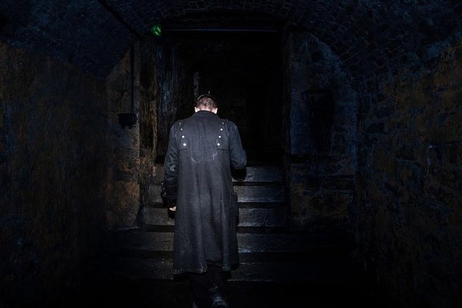Terror Walking Tour in Edinburgh - The 75-minute Old Town walk and the vault descent