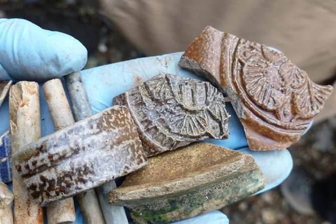 Thames Beachcombing - Mudlarking on the Thames, what you are really doing
