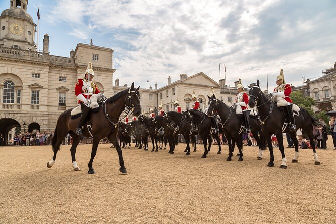 The Changing of the Guard Tour and Buckingham Palace - Westminster Abbey Area Without the Abbey Ticket: What You See Instead