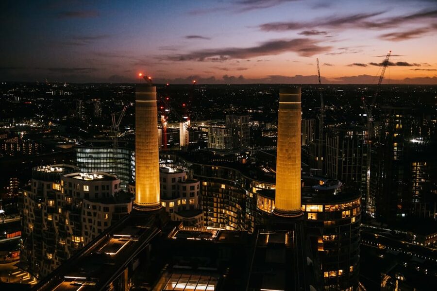 The Chimney Lift at Battersea Power Station - Infinity Room: touching energy particles like you control the sky