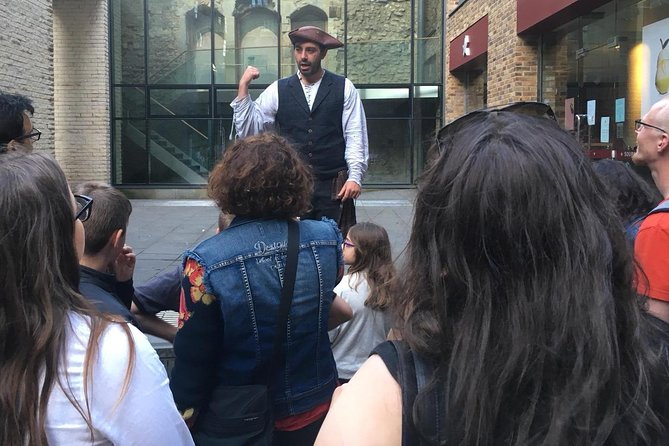The Cloak and Dagger Tour in London - Stop 2: London Bridge and what the river really meant