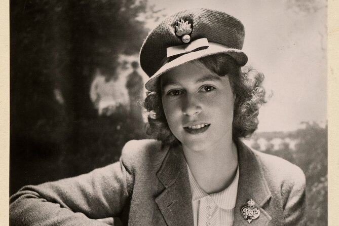 The Kings Gallery - Queen Elizabeth II: Her Life in Style - Photo, Paint, and Furniture Lovers, This Is Your Sweet Spot