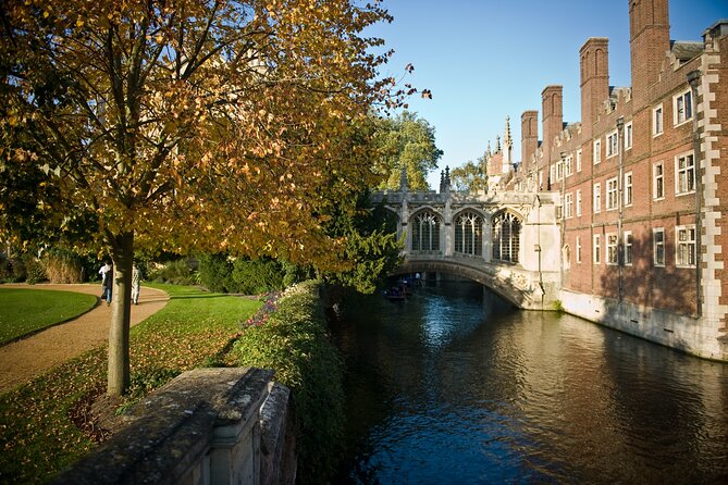 The Original Uncomfortable Cambridge™ Tour - Trinity Hall and The Backs: donations, Cromwell, and the legacy problem