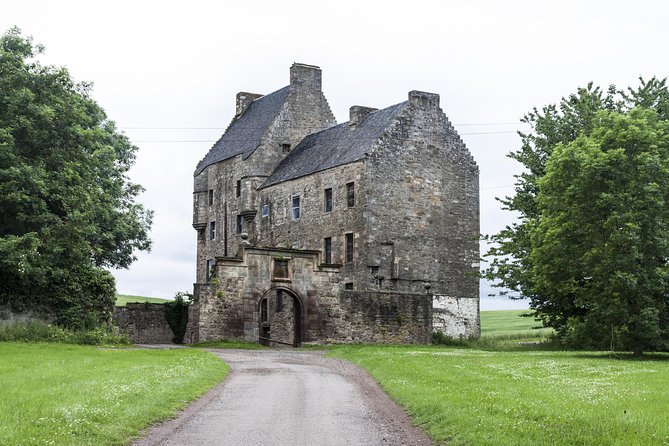 The Outlander 1 Day Experience - The Hard Part Is the Walking: Mud, Slopes, and Coach-Day Comfort