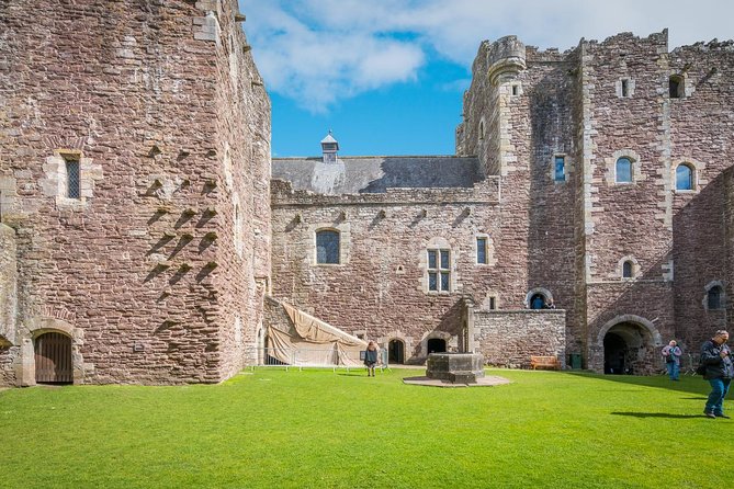 The Outlander 1 Day Experience - Stop 2: Royal Burgh of Culross, Cranesmuir and the Mercat Cross