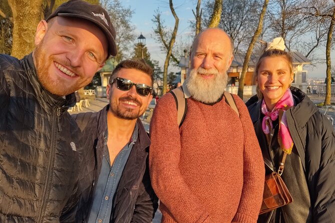 The Real Story of Belfast walking tour with a local guide - Logistics That Matter: When It Runs and Where to Meet