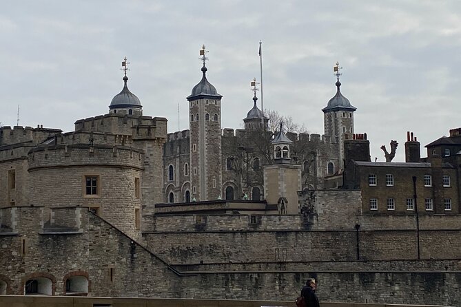 The Tower of London - Small Group Tour with a Local Expert - Stop 1: Tower of London highlights you will actually understand