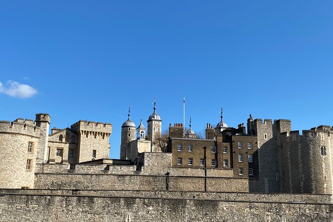 The Tower of London - Small Group Tour with a Local Expert - Beefeaters: the human side of the Tower
