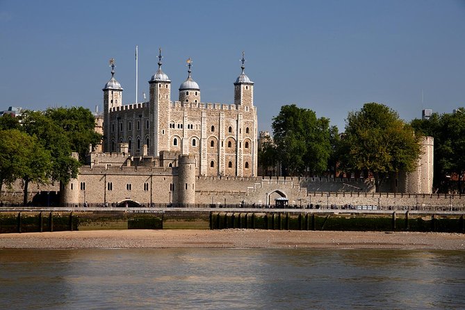 Tower of London and Crown Jewels Exhibition Ticket - Ravens, Wall Walk, and the Medieval Palace for a quieter finish