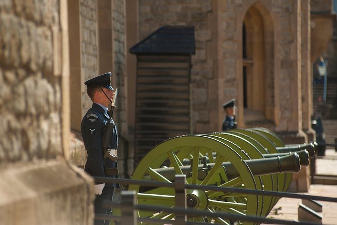 Tower of London: Crown Jewels & Beefeater Opening Ceremony - White Tower and Wards: The Norman Core, Plus Great Photo Angles