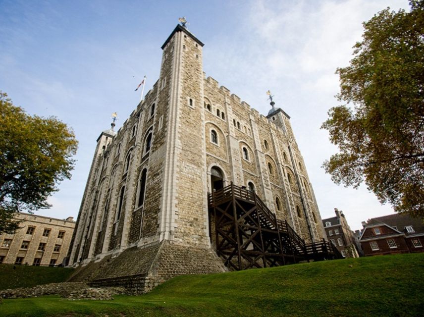 Tower of London: Early Access with Crown Jewels & Beefeaters - How Long It Really Feels, and What to Watch For