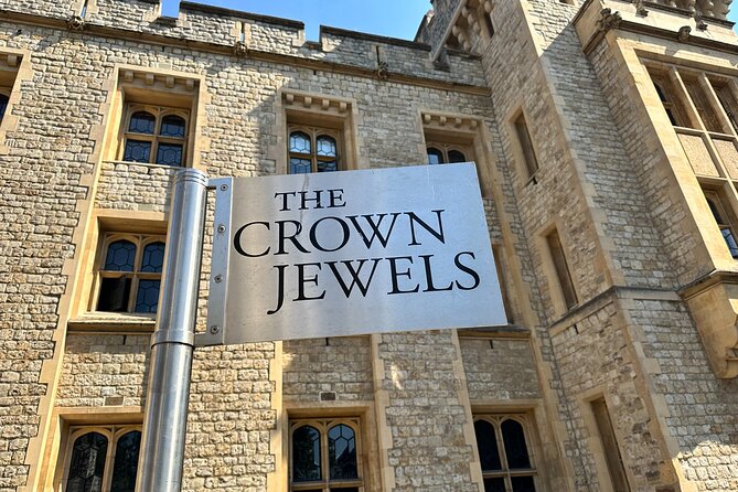 Tower of London for kids & families Private Guided Tour with pre-booked Tickets - Stop 1: the Tower of London sights kids can actually point to