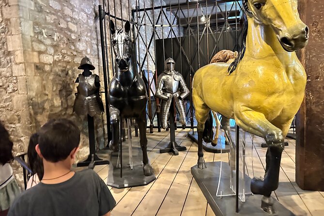 Tower of London for kids & families Private Guided Tour with pre-booked Tickets - A realistic look at lines, security, and time on-site