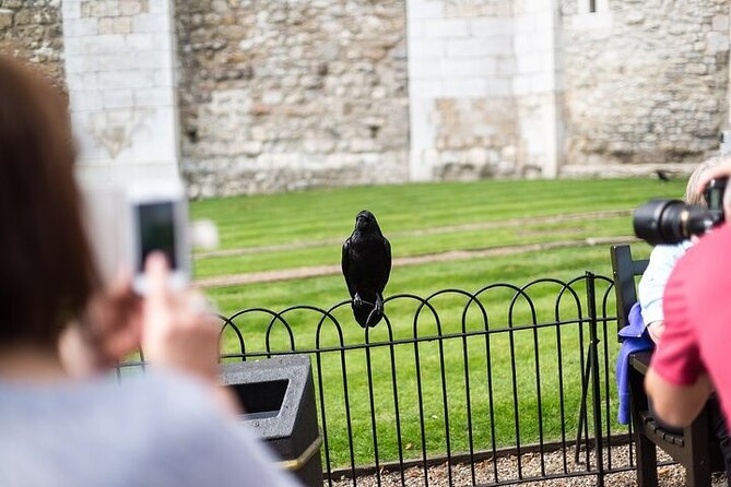 Tower of London Guided Tour with Beefeater Meet & Crown Jewels - Start at Tower Place West, then get oriented fast