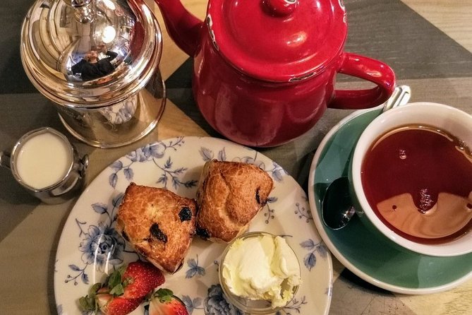 Traditional English Walking Food Tour With London Food Tours - Starting at London Bridge, then letting the guide do the heavy lifting
