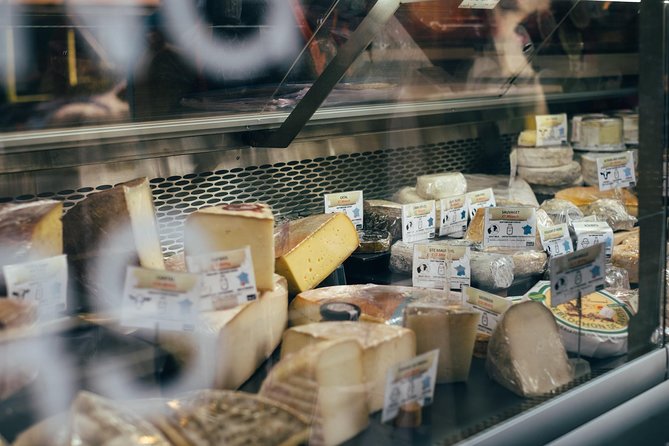 Ultimate London Cheese Crawl : Guided Food Tour - First Steps at Green Park Station, Then Right Into Mayfair