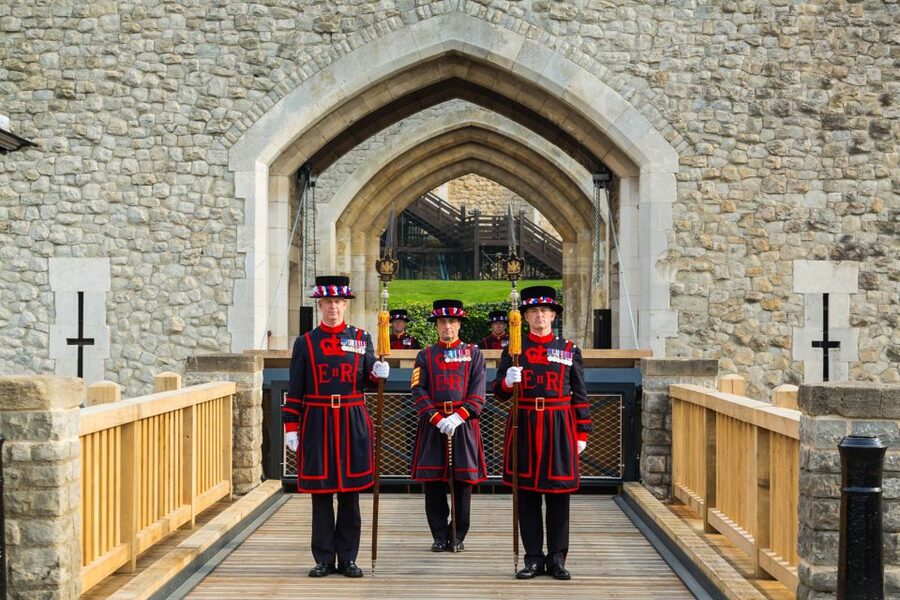 Ultimate Tower of London, Beefeater Welcome & Crown Jewels - Why early access and a Beefeater chat change the Tower