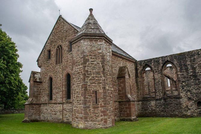 Urquhart Castle, Culloden, Clava Cairns, Loch Ness - Inverness Castle viewing gallery, shops, and a quick city reset