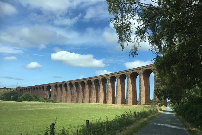 Urquhart Castle, Culloden, Clava Cairns, Loch Ness - Culloden Viaduct: a short stop that still feels worth it