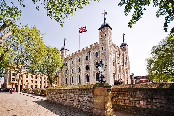 VIP Early Access: Opening Ceremony Tower of London & Bridge Entry - Pace, comfort, and who this tour suits best