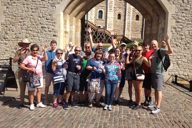VIP Early Access: Opening Ceremony Tower of London & Bridge Entry - Guide style: what to expect from the human part