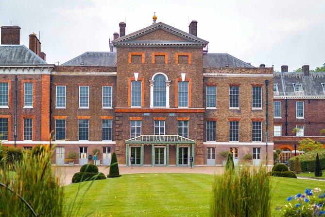 VIP Kensington Palace Gardens Tour & Royal Tea Crown Experience - Kensington Palace exterior stories, and what timed access adds
