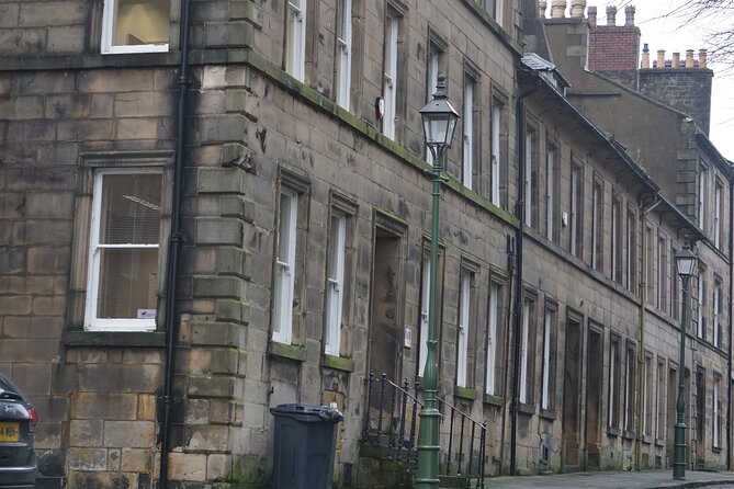 Walking tour of Lancaster - Execution Slavery Industry - Market Street: two royal tales, one banner, and a lost shoe