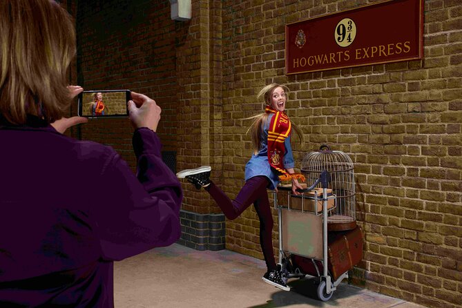 Warner Bros. Studio Tour London - The Making of Harry Potter and Oxford Day Trip - Oxford walking tour: dreaming spires, Radcliffe Camera, and college courtyards