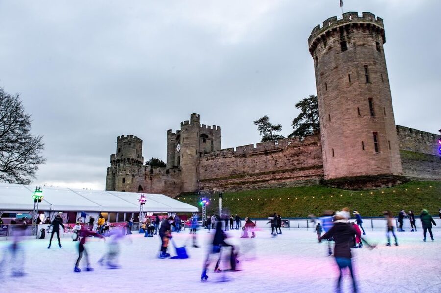 Warwick: Entry Ticket for Warwick Castle - Birds of Prey: The Show You Should Not Skip