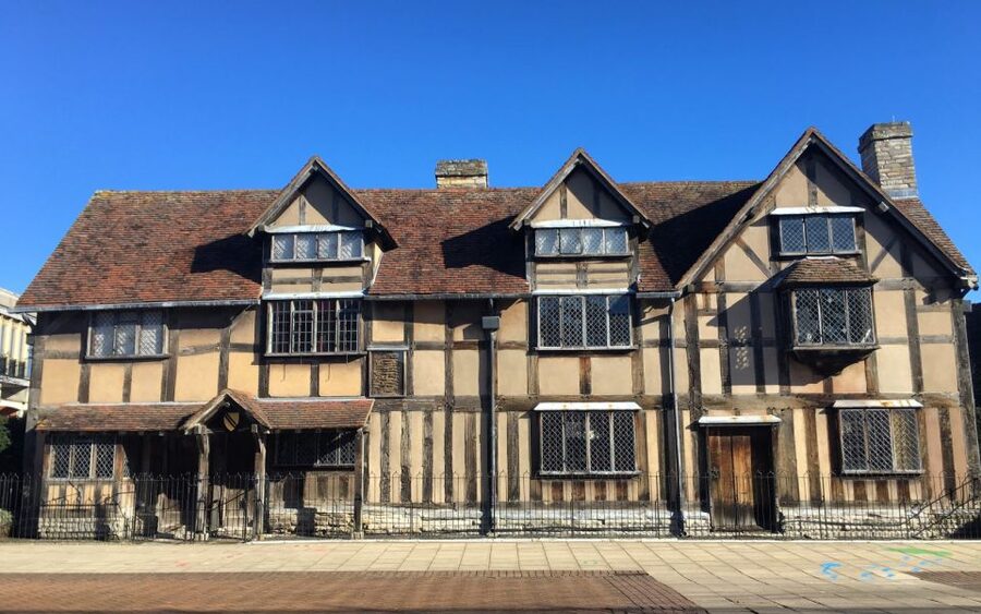 Warwickshire: The Explorer Pass by Shakespeare's England - Gin trail: Shakespeare Distillery tours and Warwickshire Gin Company tastings
