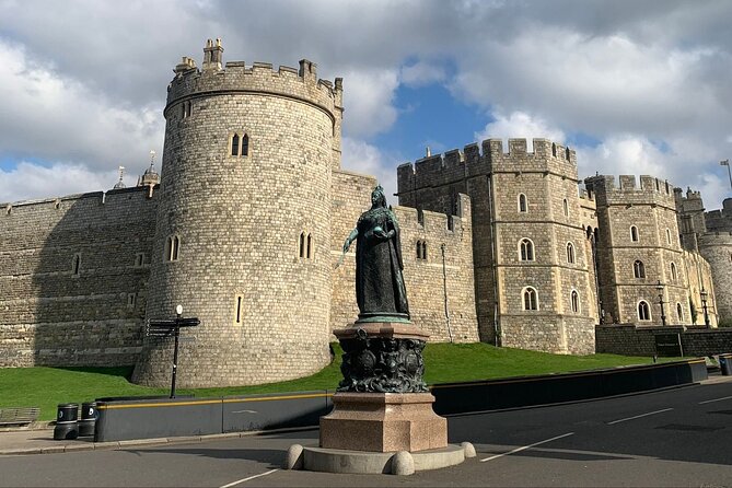 Windsor Castle Half Day Trip from London by Luxury Coach - Earl’s Court pickup and the comfort of a luxury coach ride
