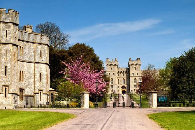 Windsor Castle, Stonehenge & Salisbury Cathedral Guided Tour - Windsor Castle in 90 minutes: state rooms, St George’s Chapel, and the Dolls’ House