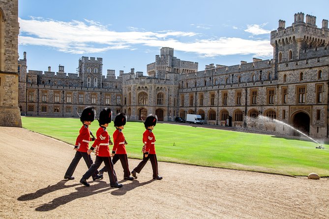 Windsor Castle Tour from London with Optional Lunch or London Eye - Queue reality and how to protect your castle time