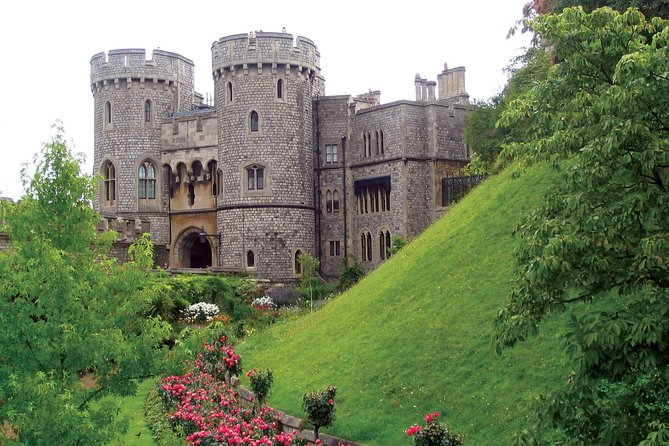Windsor Castle Tour from London with Transportation & Audio Guide - St George’s Chapel Hours: Sundays and the 4pm Close