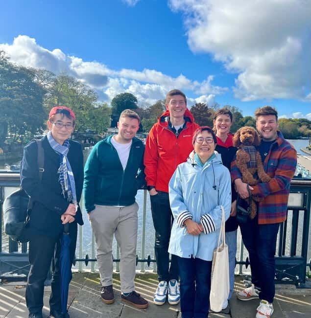 Windsor Town Daily Walking Tour (11am & 2pm) - The Long Walk and King George III’s horse statue: where Windsor’s scale shows up