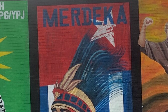 World Famous Belfast City Centre Black Cab/Taxi Tour 2 Hours - Divis Street International Mural Wall: why the story expands beyond Belfast