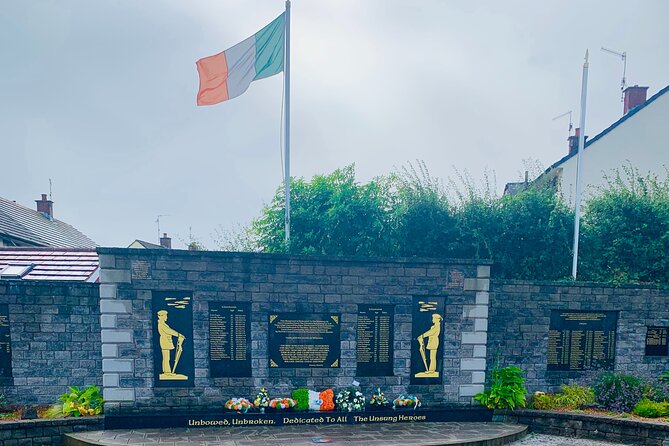 World Famous Belfast City Centre Black Cab/Taxi Tour 2 Hours - Shankill Road murals and 12th July: a different community memory