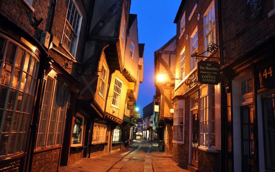 York: Harry Potter Guided Walking Tour - From real streets to Diagon Alley and the Hogwarts Express platform