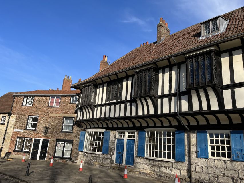 York: J&M’s City Sightseeing and History Walking Tour - Finishing at All Saints’ Pavement and making York click