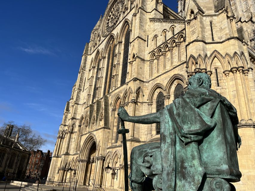 York: J&M’s City Sightseeing and History Walking Tour - City walls and Clifford’s Tower: defence as a point of view