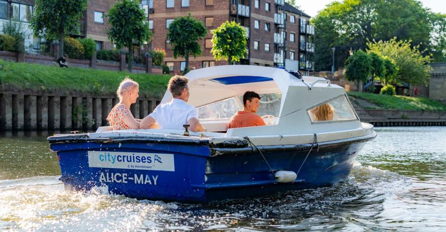 York: Self-Steer Boat Rental - Who this is best for in York