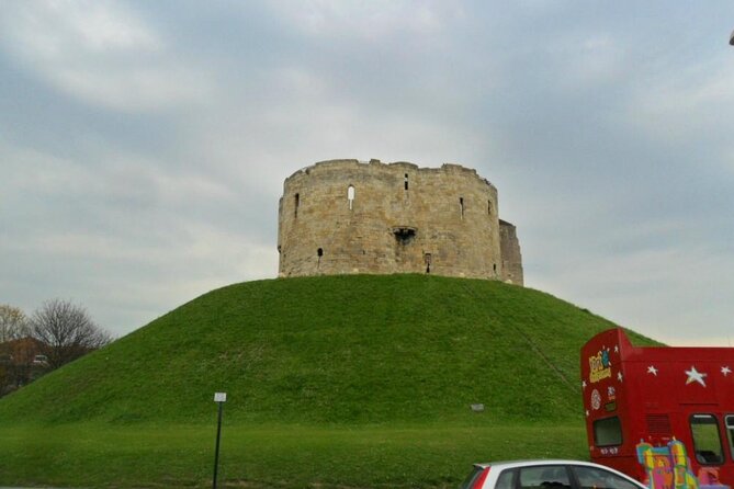 York Walls Private Walking Tour - Stop 1 and Stop 6: walking the walls like a time machine