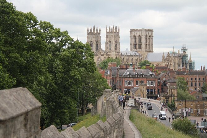 York Walls Private Walking Tour - Treasurer’s House and Barley Hall: ghost story and medieval daily life