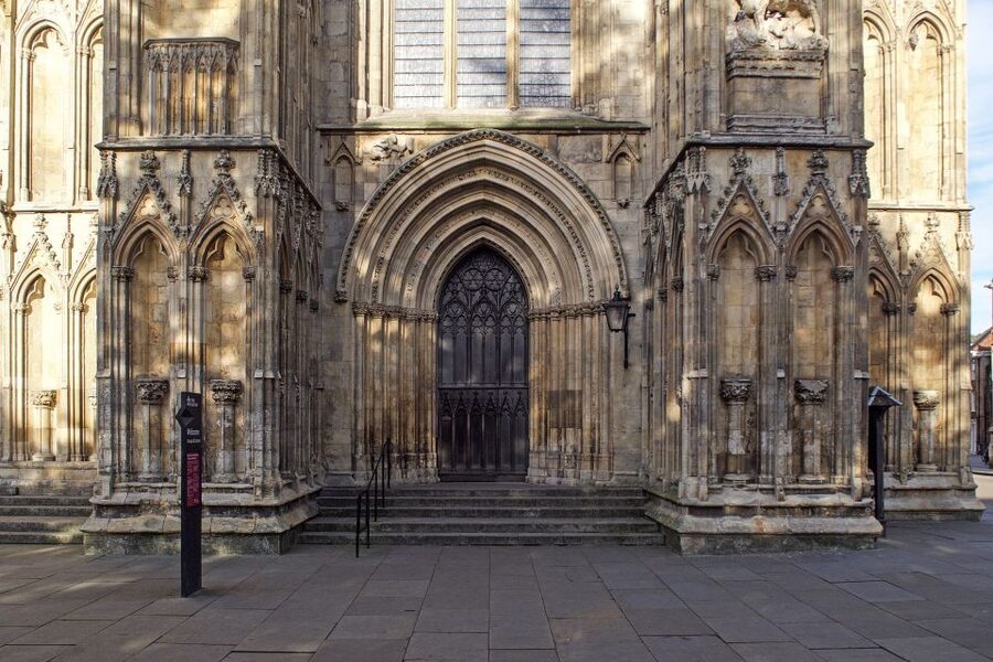 York: Witches and History Old Town Walking Tour - Your guide makes it, and Enthu(siasm) shows in the stories